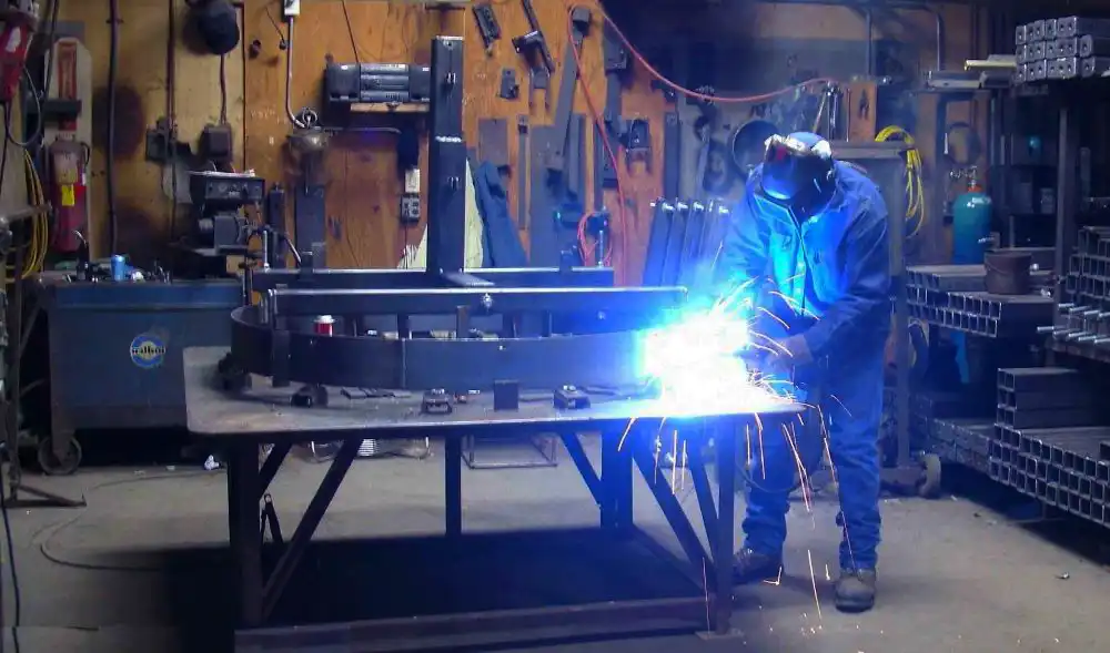 آهنگر درب ریلی پارکینگ